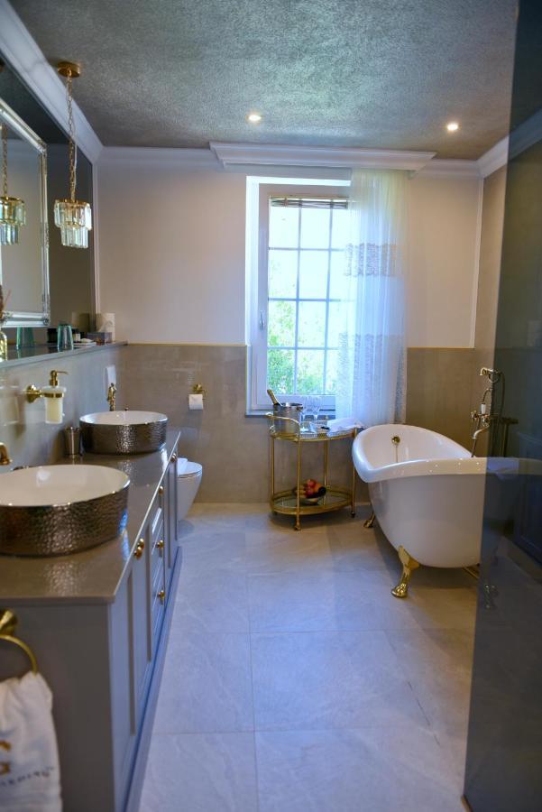 Villa Giardino Heritage Boutique Hotel Bol Esterno foto